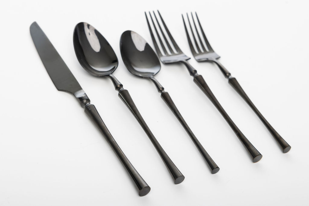 ROMINA SHINY BLACK $1.50